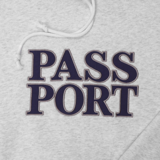PASS~PORT OFFICIAL STACKED APPLIQUE HOOD WHITE