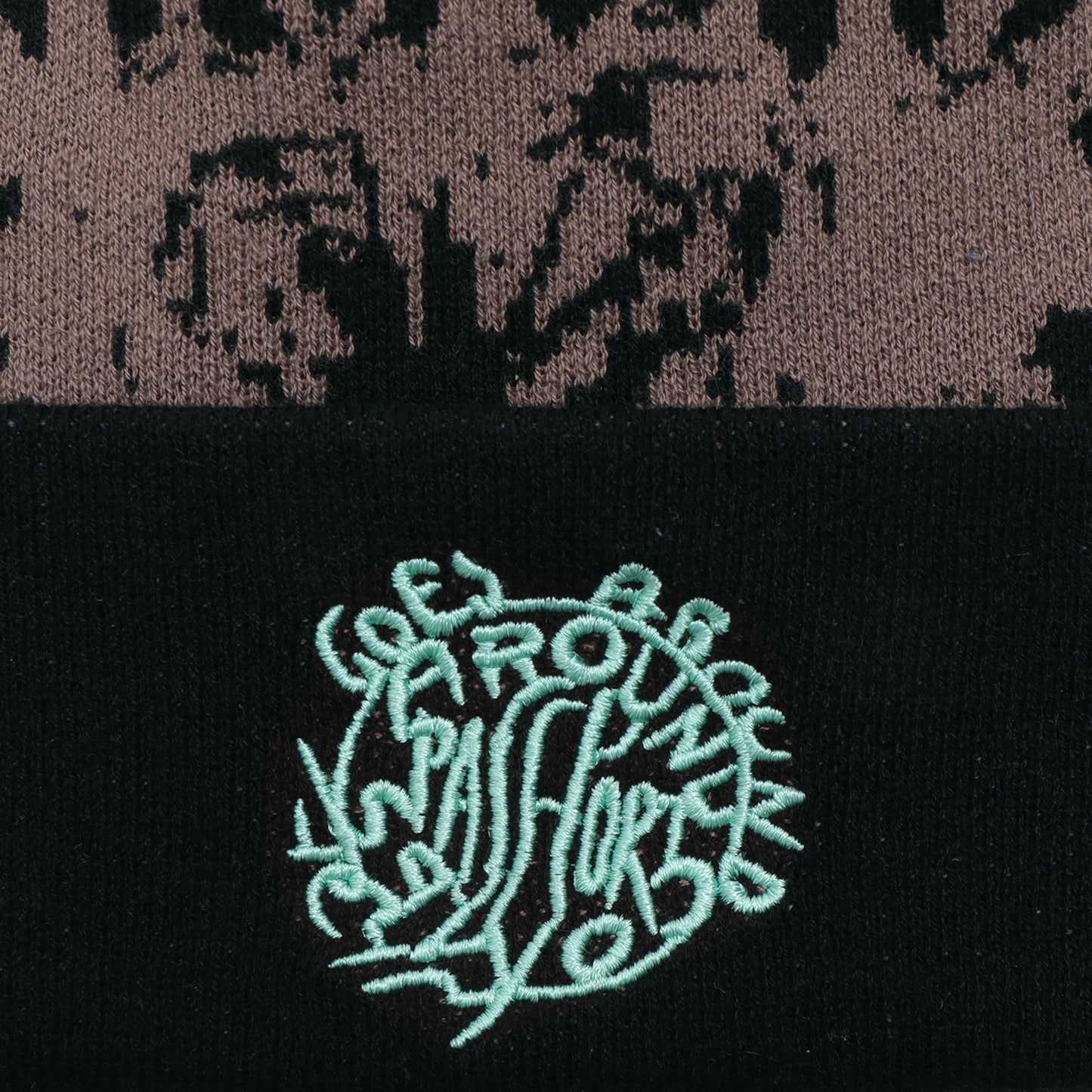 PASS~PORT GOES AROUND BEANIE